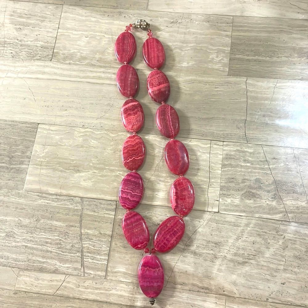 Pink planned necklace